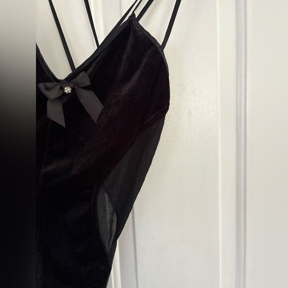 VTG California Dynasty Black Velvet Strappy Bodysuit Size L - Picture 4 of 14
